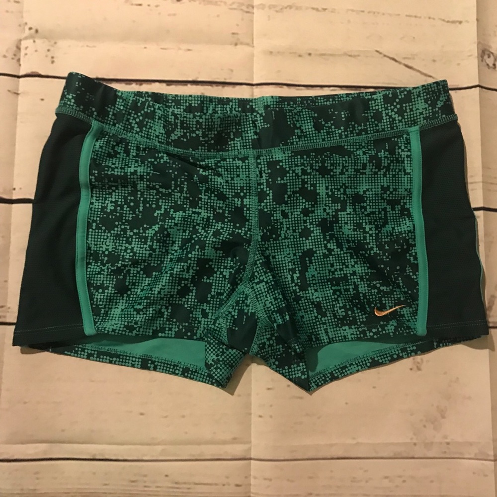 Women's Medium Nike Dri-fit active shorts